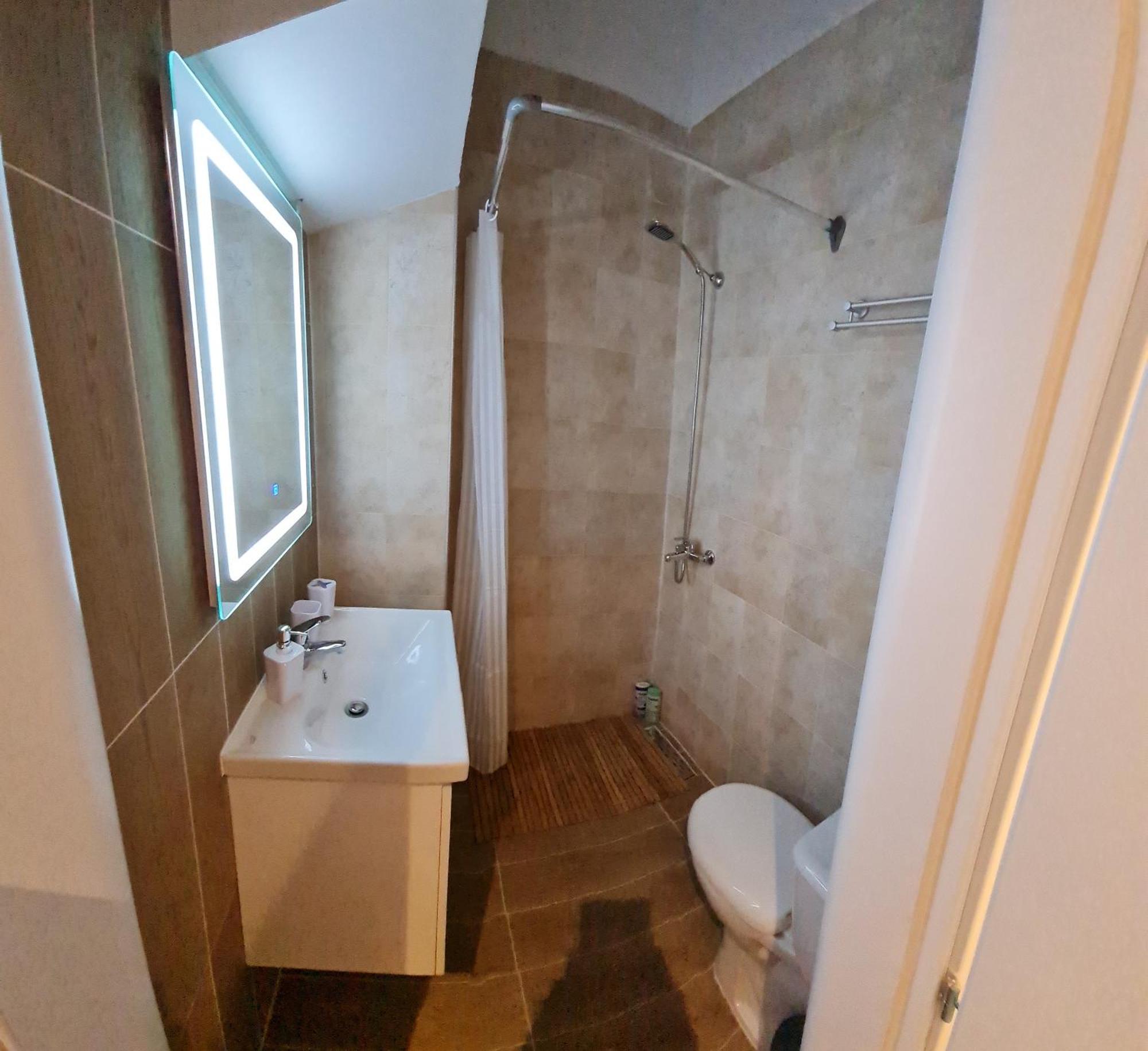 Luxury Apartment *